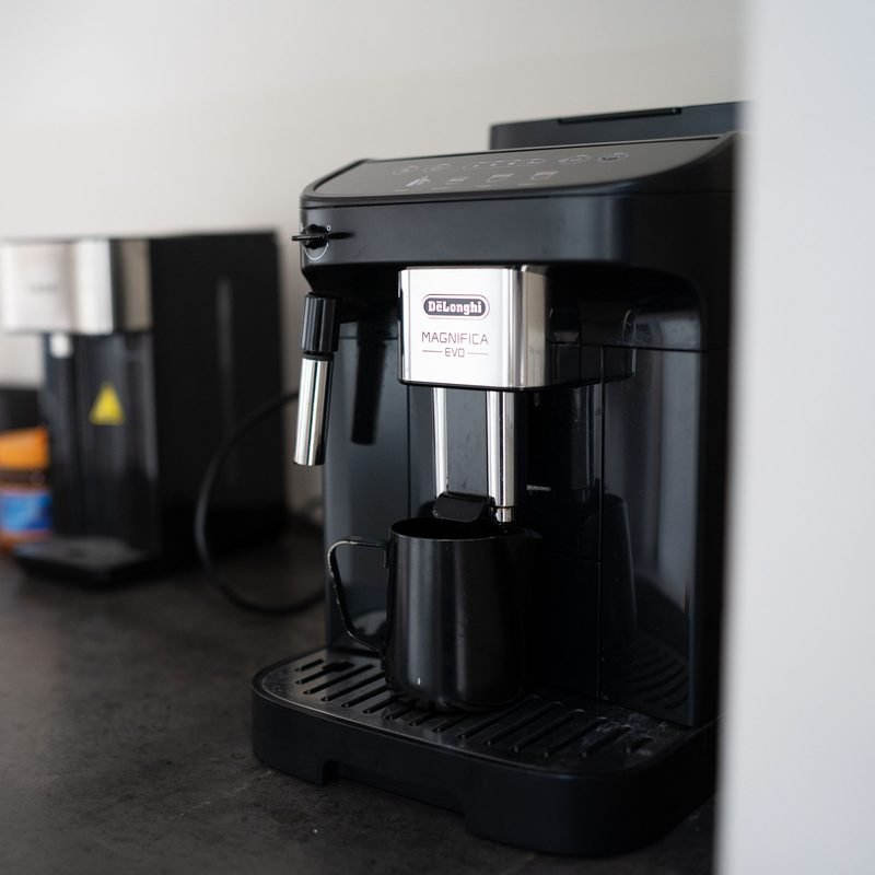Koffiemachine bij Autobedrijf De Graaf